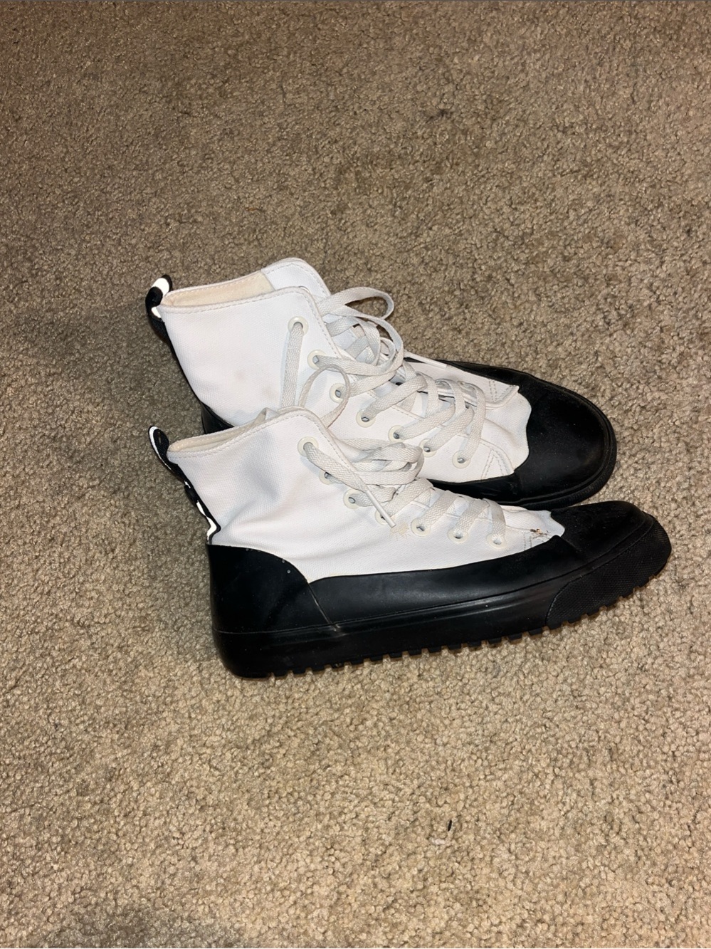 Hunter for Target Women's White Canvas High-Top Sneakers with Black Rubber Sole